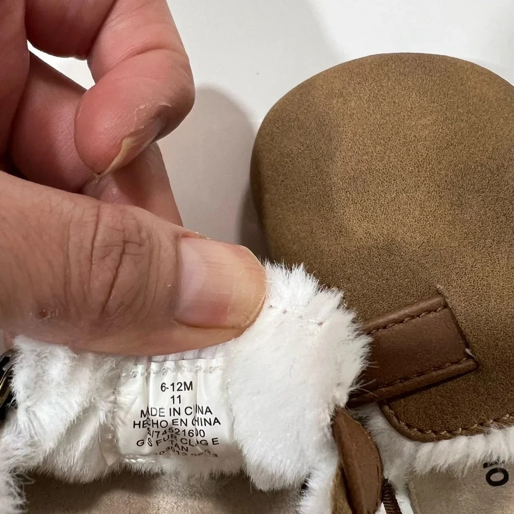 OLD NAVY Baby Slippers Super Soft Size 6-12M